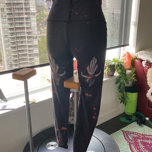 TEEKI PANTS PRE LOVED - Picture 2 of 4